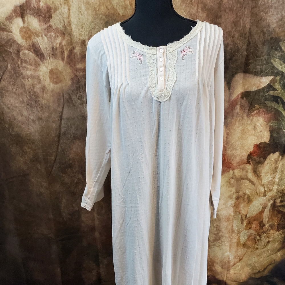 Vintage nightgown